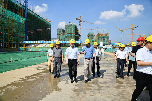 加快民生工程建设 增进人民群众福祉 副市长陈正春莅临天启青龙配套高中项目调研民生工程进展工作